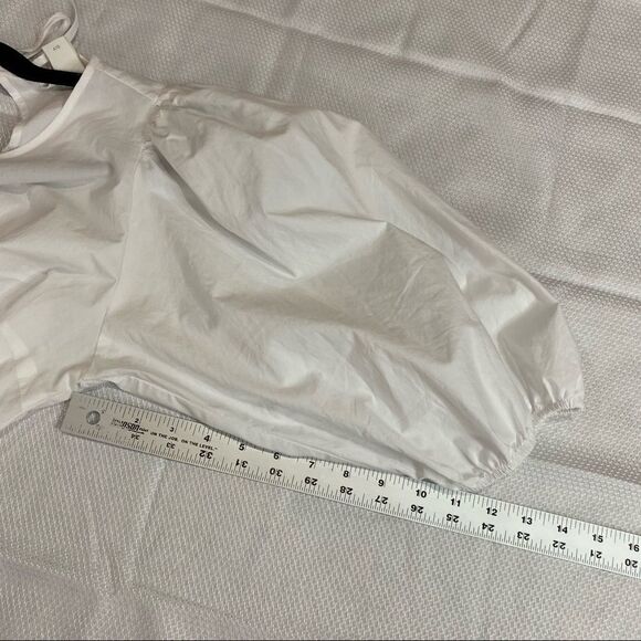 H&M White Puff Sleeve Blouse Large‎ Keyhole in Back - Picture 6 of 7